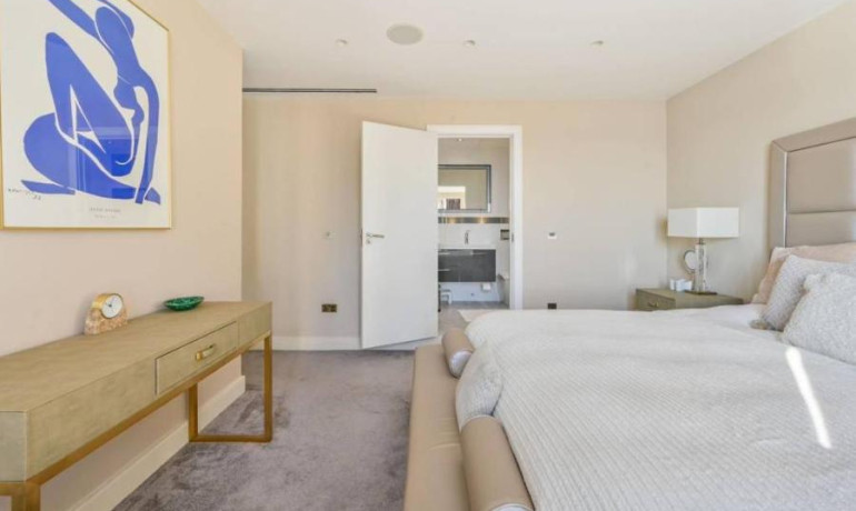 1 Bedroom 1 Bathroom apartment in One Park Drive, Canary Wharf East London E14 9GG