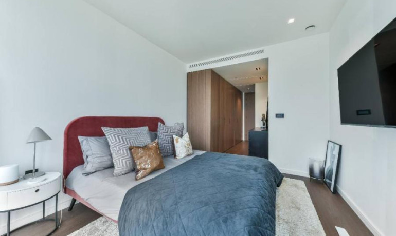 1 Bedroom 1 Bathroom apartment in One Park Drive, Canary Wharf East London E14 9GG