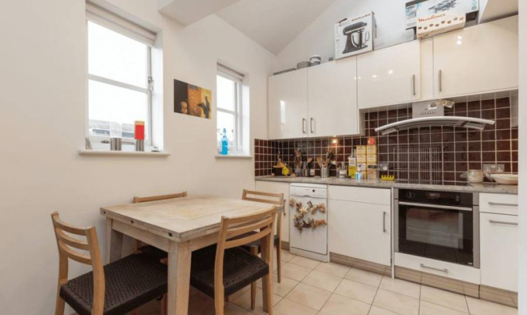 2 bedroom 2 bathroom apartment Coriander Court, 20 Gainsford St, London SE1 2PG