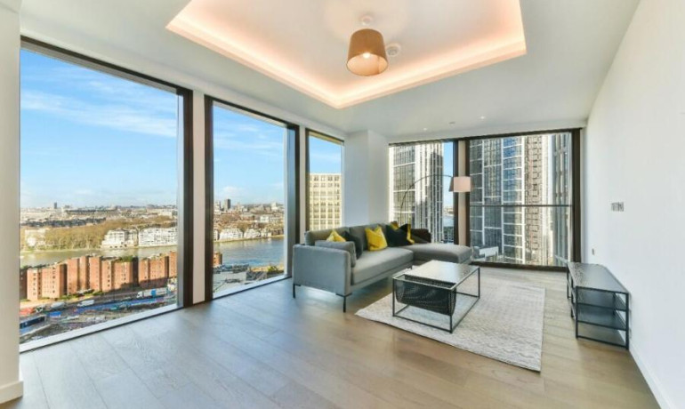 3 bedroom 2 bathroom apartment One Thames City, London, SW8