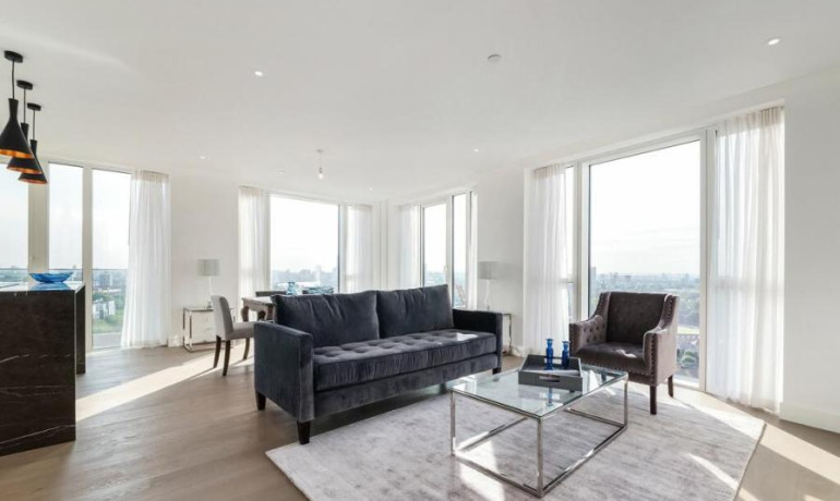 3 bedroom 3 bathroom apartment 150 Vaughan Way, E1W