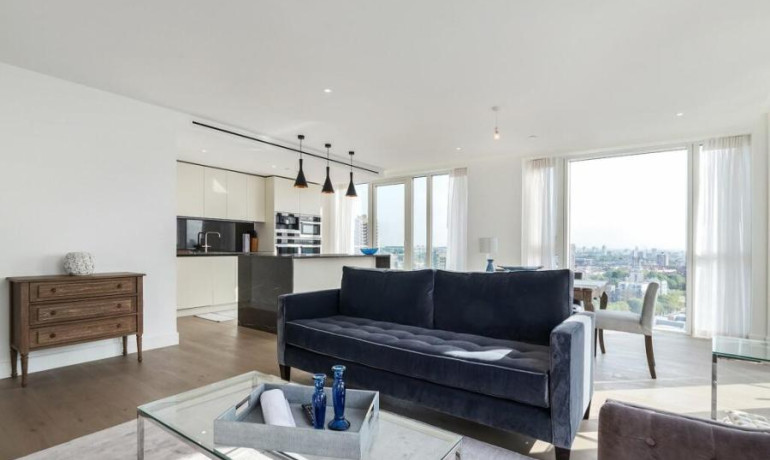 3 bedroom 3 bathroom apartment 150 Vaughan Way, E1W