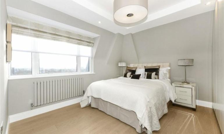 3 bedroom 3 bathroom apartment St. Johns Wood Park, London, NW8