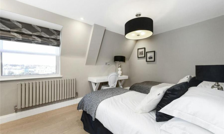 3 bedroom 3 bathroom apartment St. Johns Wood Park, London, NW8