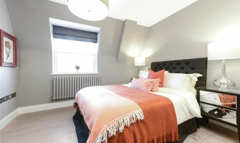 3 bedroom 3 bathroom apartment St. Johns Wood Park, London, NW8