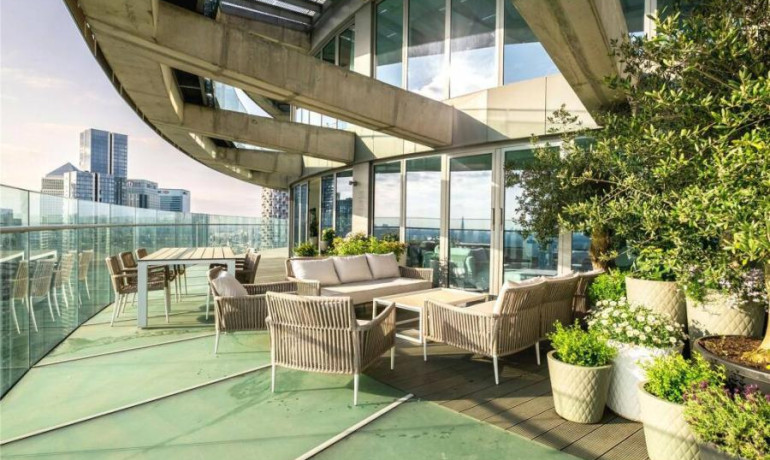 4 Bedrooms 3 Bathrooms, Duplex Penthouse 31 Crossharbour Plaza, London, E14