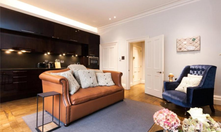 1 bedroom apartment North Audley Street, Mayfair, London, W1K