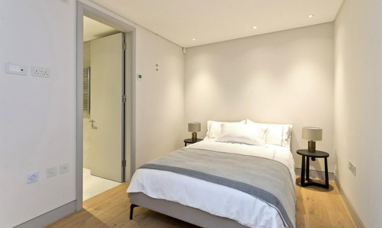 7 Bathroom 7 Bedroom Abbotsbury Road, London, W14